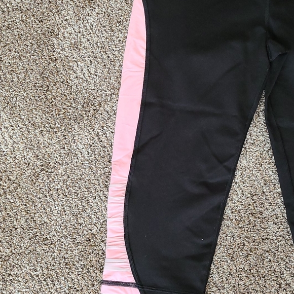 Victoria's Secret Knockout Capri - Picture 2 of 6